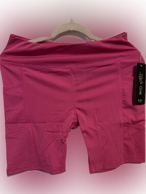 iris Women's Athletic Bike Shorts in Pink